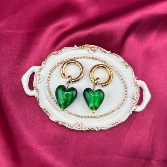 Emerald Green Glass Heart Earrings – Elegant & Timeless 💚 - Picture 8 of 8